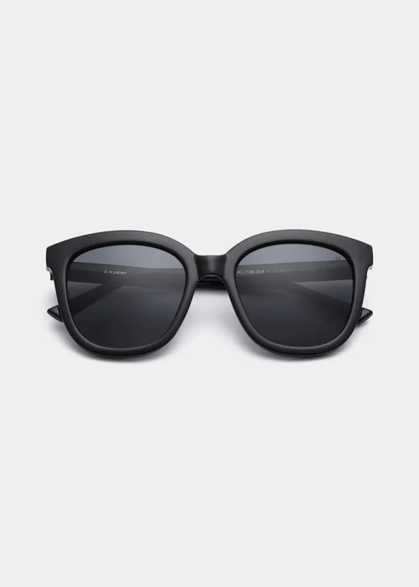 A. Kjaerbede Billy Sunglasses - Black | Glasses