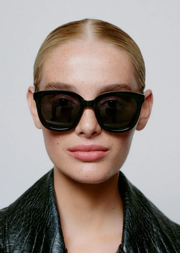 A. Kjaerbede Billy Sunglasses - Black | Glasses