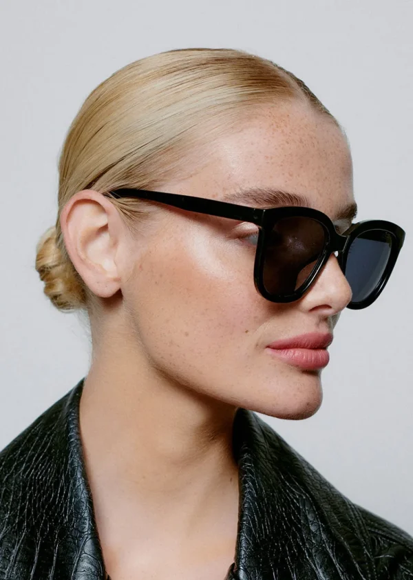 A. Kjaerbede Billy Sunglasses - Black | Glasses
