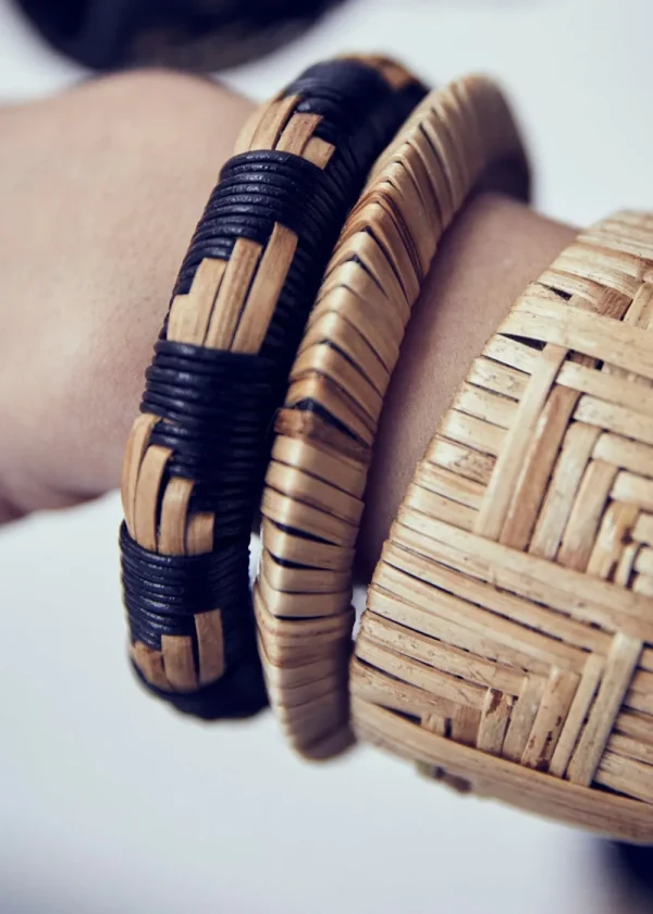 Cardomon Black and Natural Fine Bangle | Bracelets