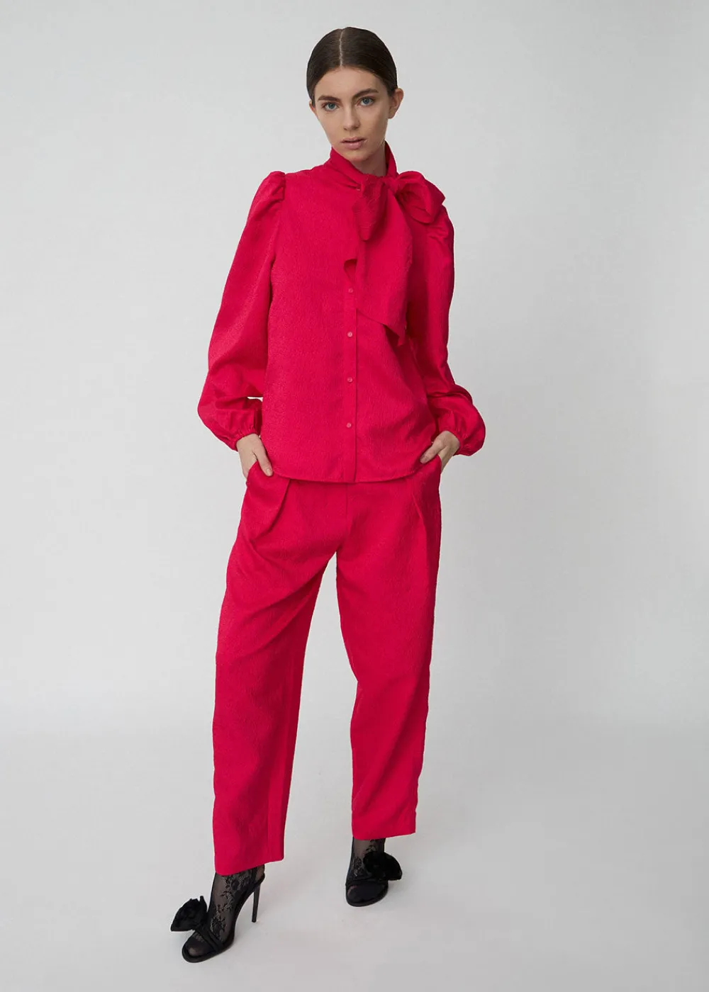 cropped_crinkle_pants__wi_2.webp Stella Nova Cropped Crinkle Pants - Wild Cherry | Trousers