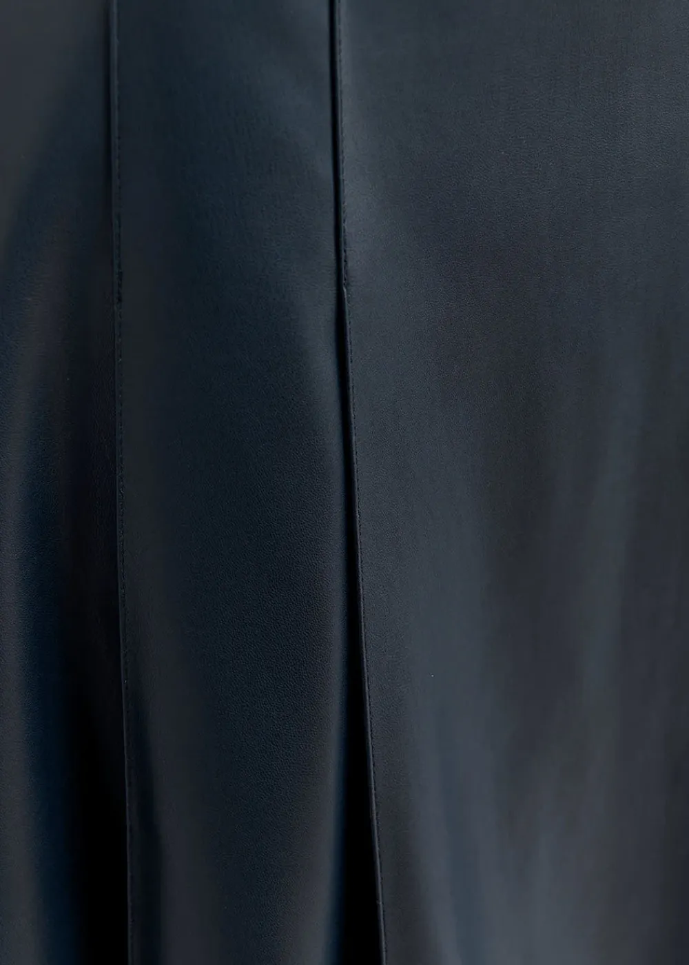 geeuw_skirt__navy_4.webp Essentiel Antwerp Geeuw Skirt - Navy | Skirts
