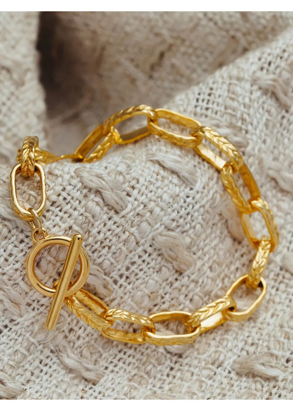 textured_oval_link_tbar_b_3.webp Orelia Textured Oval Link T-Bar Bracelet | Bracelets