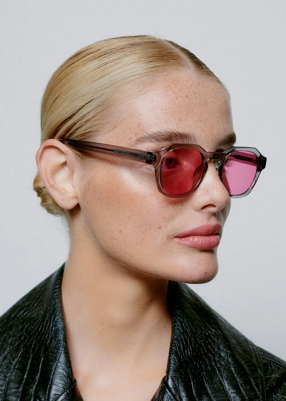zan_sunglasses__grey_5.webp A. Kjaerbede Zan Sunglasses - Grey | Glasses